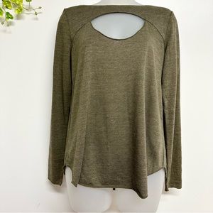 Chaser size medium cutout keyhole olive/army green long sleeve top, NEW
